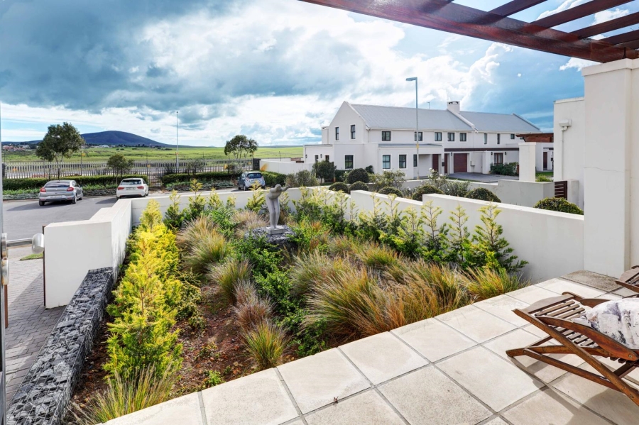 To Let 3 Bedroom Property for Rent in Graanendal Western Cape